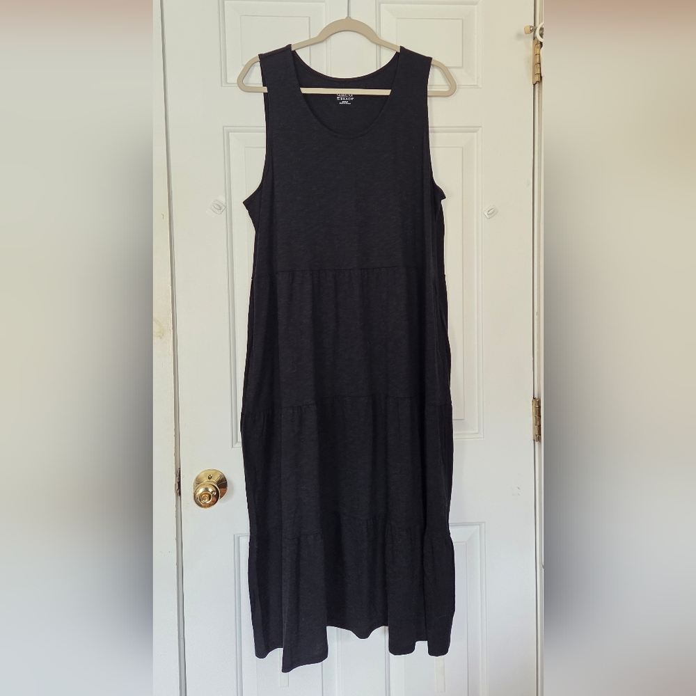 d&co Black Sleeveless Tiered Maxi Dress